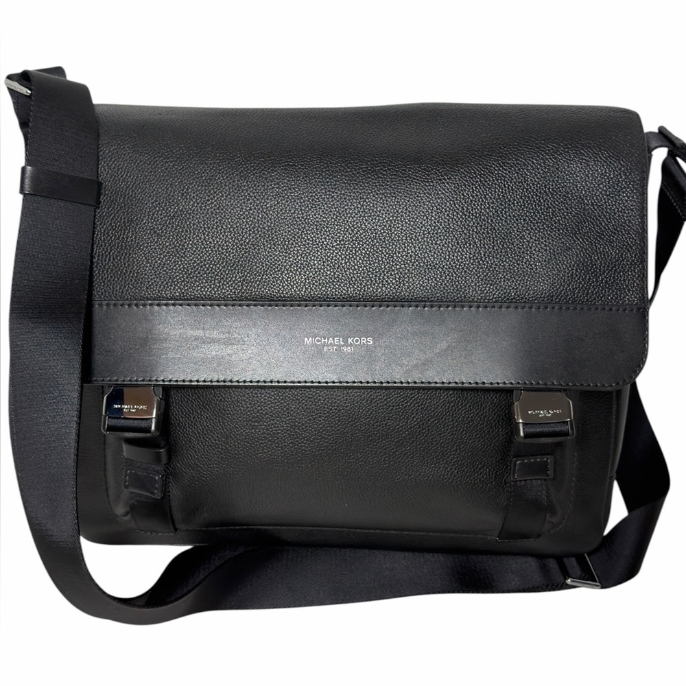 Michael Kors Greyson Black Leather Messenger Bag Crossbody Laptop Work Medium